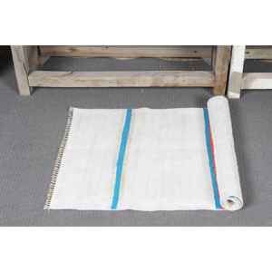 Alfombra Turca Vintage Kilim Pequeña de 1.7x3.2 pies, Alfombra Blanca Sólida de Lana - Product Image 5