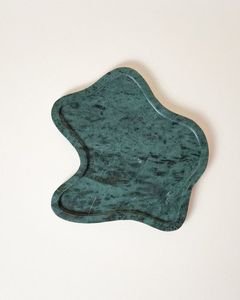 Plateau de service moderne en marbre et avec poignée en laiton, idéal pour la maison, la chambre à coucher, la cuisine et autres. - Product Image 1