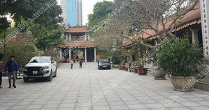 Moderna Baldosa de Piedra Azul Vietnamita Thanh Thanh Tung de Alta Calidad, Martillada, con Borde Pulido, para Exteriores de Edificios de Oficinas - Product Image 2