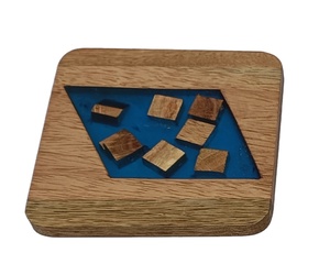 Sous-verres en bois de noyer épais faits à la main, écologiques, résistants à la chaleur, base antidérapante durable pour tasses à café chauds et verres à bière - Product Image 1
