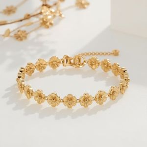 Elegante Brazalete de Oro Amarillo Sólido de 9K con Certificación GIA, Diseño Floral Minimalista con Margaritas, Joyería Fina OEM para Mujer - Product Image 4