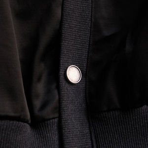 Chaqueta Universitaria de Satén para Hombre al por Mayor con Cuello Alto, Tela de Lona, Opciones Personalizables, Hecha en Pakistán - Product Image 2