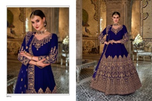 Vente en ligne de costume en velours indien et pakistanais Collection de travail élégant avec côtés avant et arrière - Product Image 3