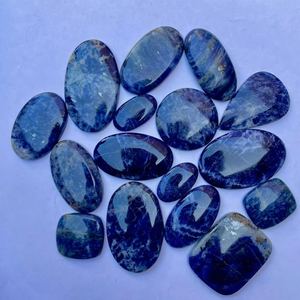 Cabochon de sodalite bleu naturel de haute qualité pierres précieuses minérales en vrac polies lisses pour la fabrication de bijoux et de cadeaux pour les femmes - Product Image 1
