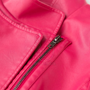 Veste en cuir véritable tricotée pour femme, couleur unie, mode hiver, vente en gros personnalisée, avec design sur mesure et service OEM - Product Image 5