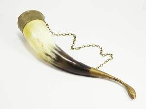 Grande tasse à boire en corne véritable avec construction durable et surface polie pour les collectionneurs de décoration vikings nordiques et les accessoires de fête - Product Image 2