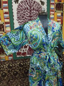 Kimono imprimé bloc indien pur coton pour femmes couverture de plage florale légère pour vêtements de villégiature salon d'été ou tenues de piscine - Product Image 5