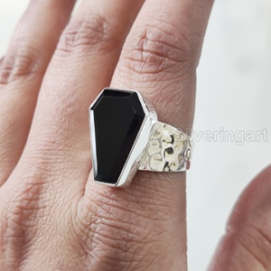 Anillo de mujer Forma de ataúd natural Piedra preciosa de ónix negro Piedra natal de Diciembre Martillo de Navidad Anillo de ataúd Anillo de plata esterlina 925 - Product Image 5