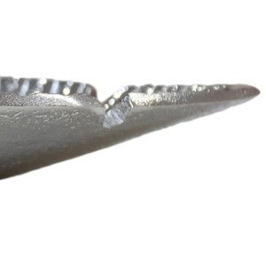 Plateau décoratif en forme de feuille d'aluminium enduit de couleur argent plateau de service en métal fait à la main pièce maîtresse bol décor à la maison - Product Image 6