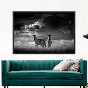 Impression sur toile Zebra : Décoration murale noir et blanc, Art de la savane africaine, 1P : encadré noir - Product Image 1