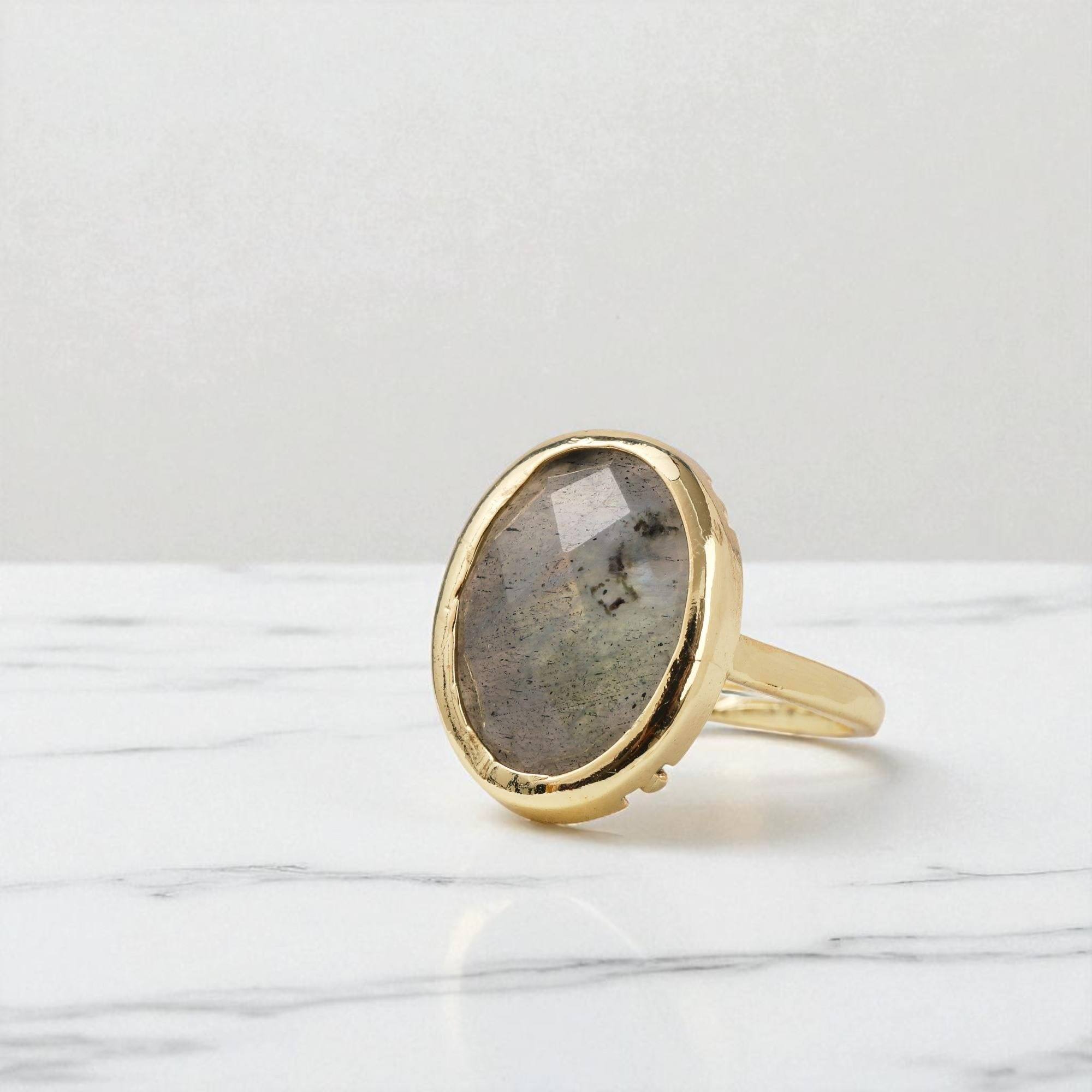 ลาบราดอไลท์