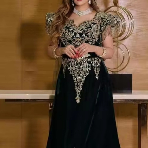 TRABAJO EN EL HERMOSO VESTIDO CAFTÁN DE TERCIOPELO NEGRO CON CUENTAS DE CRISTAL EMBELLECEDADAS, PIEDRA, SECUENCIA, TRABAJO DE DABKA @ 2024 - Product Image 1