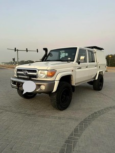 BASTANTE USADO 2023 TOYOTA LANDCRUISER PICKUP 2017 DOBLE CABINA 4.5L V8 - Product Image 2