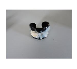 กำไลข้อมือเรซิ่นแฟชั่นหลากสีสไตล์วินเทจ งานฝีมือขัดเงาอย่างดี คุณภาพสูง ผลิตตามสั่ง สำหรับผู้หญิง จากอินเดีย - Product Image 1