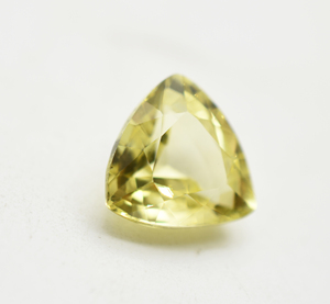 Lab Trillion Cut Yellow Sapphire Gemstone Calibrado Facetado Loose Yellow Sapphire para uso en joyería - Product Image 4