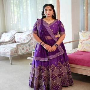 Nouveau Festival porter fil à broder lourd Sequin travail Lehenga Choli ensemble et Dupatta brodé en tissu Chinon pour les fêtes - Product Image 1