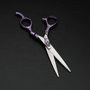 Ciseaux de coupe de cheveux avec logo personnalisé en acier inoxydable japonais de salon de coiffure de haute qualité avec peigne - Product Image 4