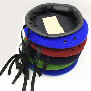 Chapeaux béret traditionnels en tissu doux offrant une apparence professionnelle et un toucher confortable Chapeaux béret à vendre - Product Image 5