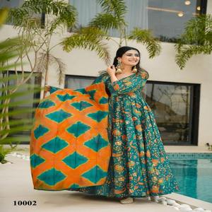 ชุดเดรสผ้าไหมพิมพ์ลายดิจิตอลชุดกระโปรงผ้าไหมหรูหราพิเศษดีไซน์ใหม่ที่น่าสนใจเป็นครั้งคราว - Product Image 1