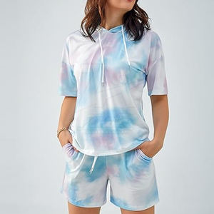 Conjunto de pantalones cortos y Sudadera con capucha de algodón 100% para mujer Colores transpirables y personalizados para el invierno en Pakistán - Product Image 4