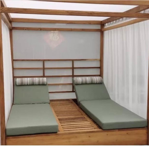 Produit de mobilier en bois, lit de jour en bois pour l'extérieur avec auvent, base en teck et coussins pour hôtel, villa, piscine, complexe hôtelier - Product Image 1