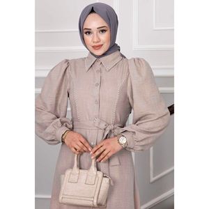 Crema de vestido Hijab detallada perla - Product Image 5