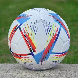 Ballon de football en cuir PU de haute qualité, durable, dernière arrivée 2026, avec logo personnalisé disponible, fabrication au Pakistan, taille personnalisée - Product Image 2