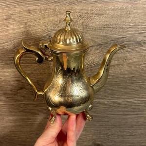 Théière en laiton avec décoration dorée, équipement à café, vaisselle, accessoires de service en métal pour espresso, toutes saisons, en provenance d'Inde - Product Image 4