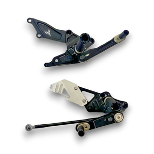 Kit Poggiapiedi Posteriore Yamaha MT-07 B4CFRSET0000-OEM Controlli Moto - Product Image 1