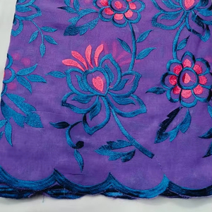 Vestido de Mujer Personalizable de Algodón Peinado de Peso Medio Antiestático con Diseño a Cuadros, Bordado Multicolor y Tejido - Product Image 1