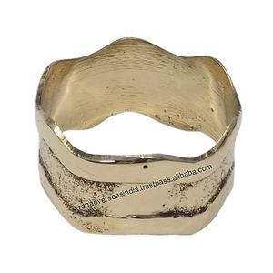 Porte-serviette en métal de qualité supérieure Design ondulé Vente en gros de ronds de serviette décoratifs pour table de fête de mariage - Product Image 1