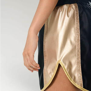 Pantalones cortos de boxeo para mujer personalizados OEM transpirable Fightwear con logotipo impreso proveedor de etiqueta privada para gimnasio y partidos - Product Image 2