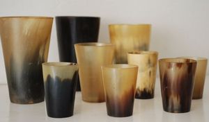 Vasos cortos de estilo animal respetuosos con el medio ambiente de cuerno natural para cerveza y vino Uso en fiestas en hoteles Diseño de moda al mejor precio - Product Image 3