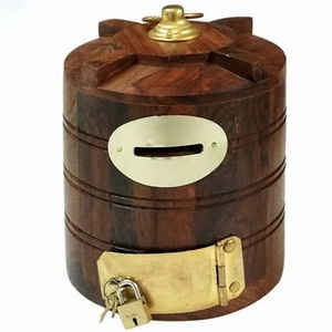 ธนาคารเก็บเงินทำจากไม้ที่เป็นมิตรกับสิ่งแวดล้อมพร้อมงานทองเหลืองขัดเงา-การตกแต่งภายในที่นุ่มนวลสำหรับสินค้าที่ละเอียดอ่อน - Product Image 4