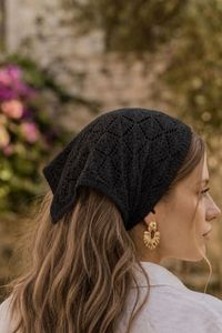 Pañuelo de Punto Perforado Texturizado Suave de Algodón para Mujer, Elegante y Cómodo - Product Image 3
