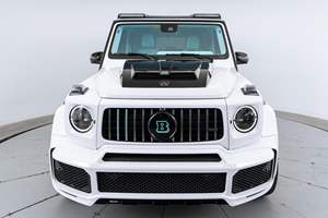 Mercedes-AMG G63 Brabus Widestar 2024 en Excelente Estado, Motor V8 Biturbo, Tracción en las Cuatro Ruedas, Interior Azul Tiffany - Product Image 2