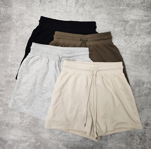 Conjunto de pantalones cortos deportivos de motorista para correr con logotipo personalizado en blanco al por mayor 100% pantalones cortos de gimnasio activos de felpa personalizados de algodón para mujer - Product Image 6