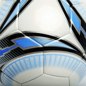 ลูกฟุตบอลหนัง PU สำหรับสโมสรและทีมชุดฝึกเย็บสีขาวน้ำเงินดำขนาด5เครื่องทนทานออกแบบได้ตามต้องการ - Product Image 5