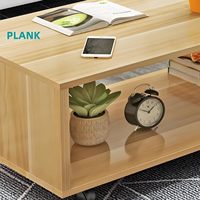 Table basse de couleur en bois plus légère avec étagères complètes et rangement pour les meubles de la salle à manger