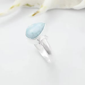 Bague Larimar classique en argent Sterling 925 faite à la main pour les femmes serti de pierres précieuses naturelles pour les mariages anniversaires - Product Image 1