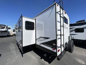 Roulottes de voyage Grand Design RVs Imagine 2600RB d'occasion 2020-2024, suspension indépendante moderne, 6 couchages, prêtes à être expédiées - Product Image 5