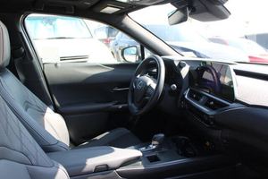 Lexus UX Híbrido 300h FWD 2025 - Product Image 4