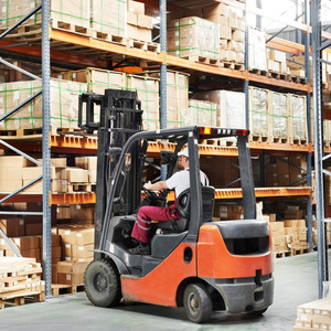 อุปกรณ์เสริมรถยกรวมถึงตัวเปลี่ยนเกียร์ด้านข้างและตัวจัดตำแหน่งของส้อมเพื่อเพิ่มผลผลิตและความยืดหยุ่น - Product Image 4