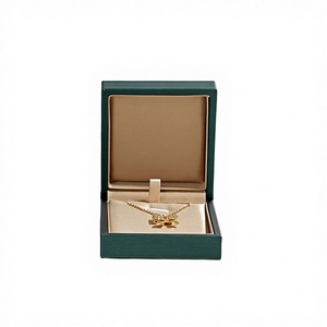Caja de Joyería de Piel Sintética de Alta Calidad con Tapa Abatible, Diseño Cuadrado Moderno y Logotipo Personalizado al por Mayor - Product Image 1
