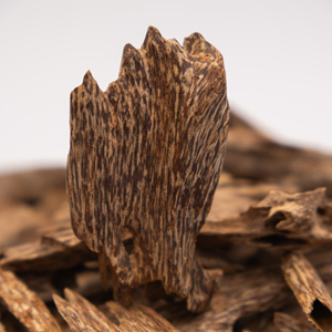 Gỗ trầm hương Việt Nam, hàm lượng nhựa cao, dùng làm nhang và trầm hương cao cấp 100g - Product Image 2