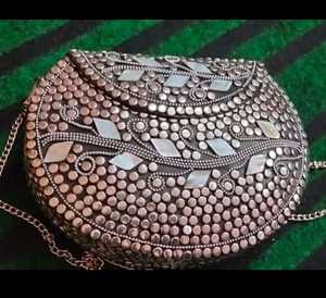 Nouvel arrivage de pochette indienne de qualité supérieure en laiton oxydé en métal argenté avec fronde métallique pour pochette de soirée de mariage - Product Image 5