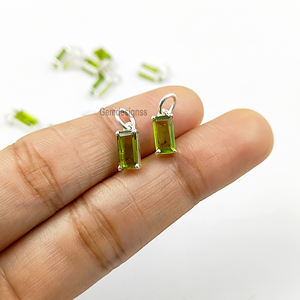 Collier pendentif en argent vermeil et or fait à la main, ensemble de breloques baguette avec pendentifs fins en pierre de naissance et breloques pour la fabrication de bijoux - Product Image 4