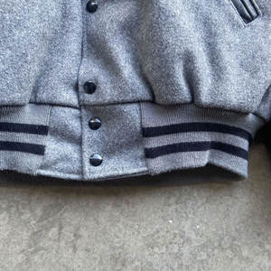 OEM Custom Varsity Jacket School College Baseball Letterman Varsity Jacket para hombres Bordado Logos Chaqueta transpirable para hombres - Product Image 4