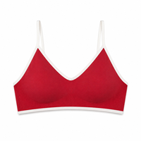 Groothandel OEM ODM Yogabroekje 75% Nylon 25% Spandex 220gsm Rode Contrast Bies Licht Ondersteunende Spaghettiband Yoga Top Zachte Gym Top