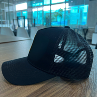 Chapeau de golf ultra léger avec bandeau anti-humidité offrant une protection solaire UPF 50 et un design bas et élégant